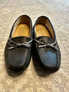 Geox Black Leather Women's Loafers with Bow Accent